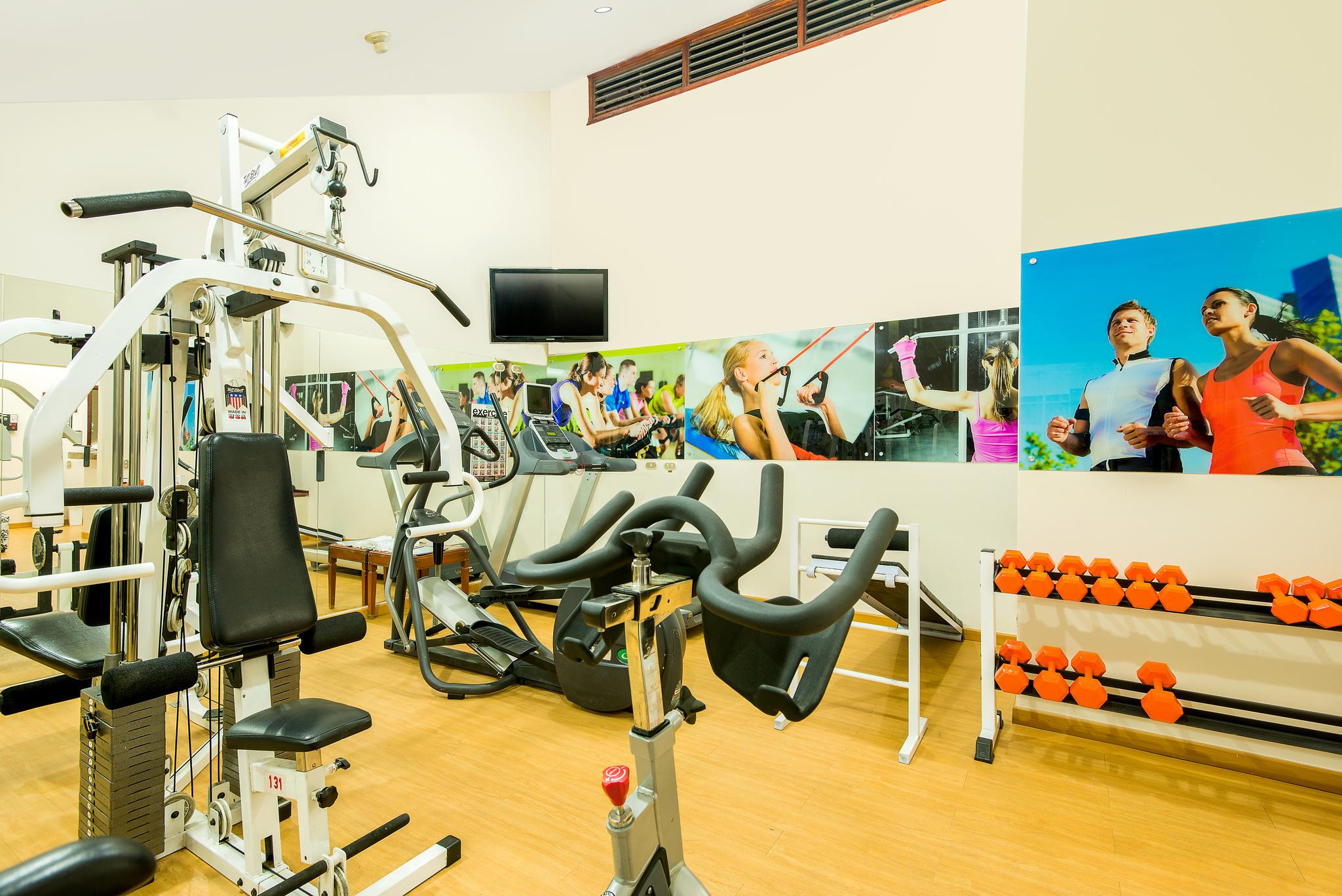 Hotel Dann Carlton בוגוטה מראה חיצוני תמונה The gym at the hotel
