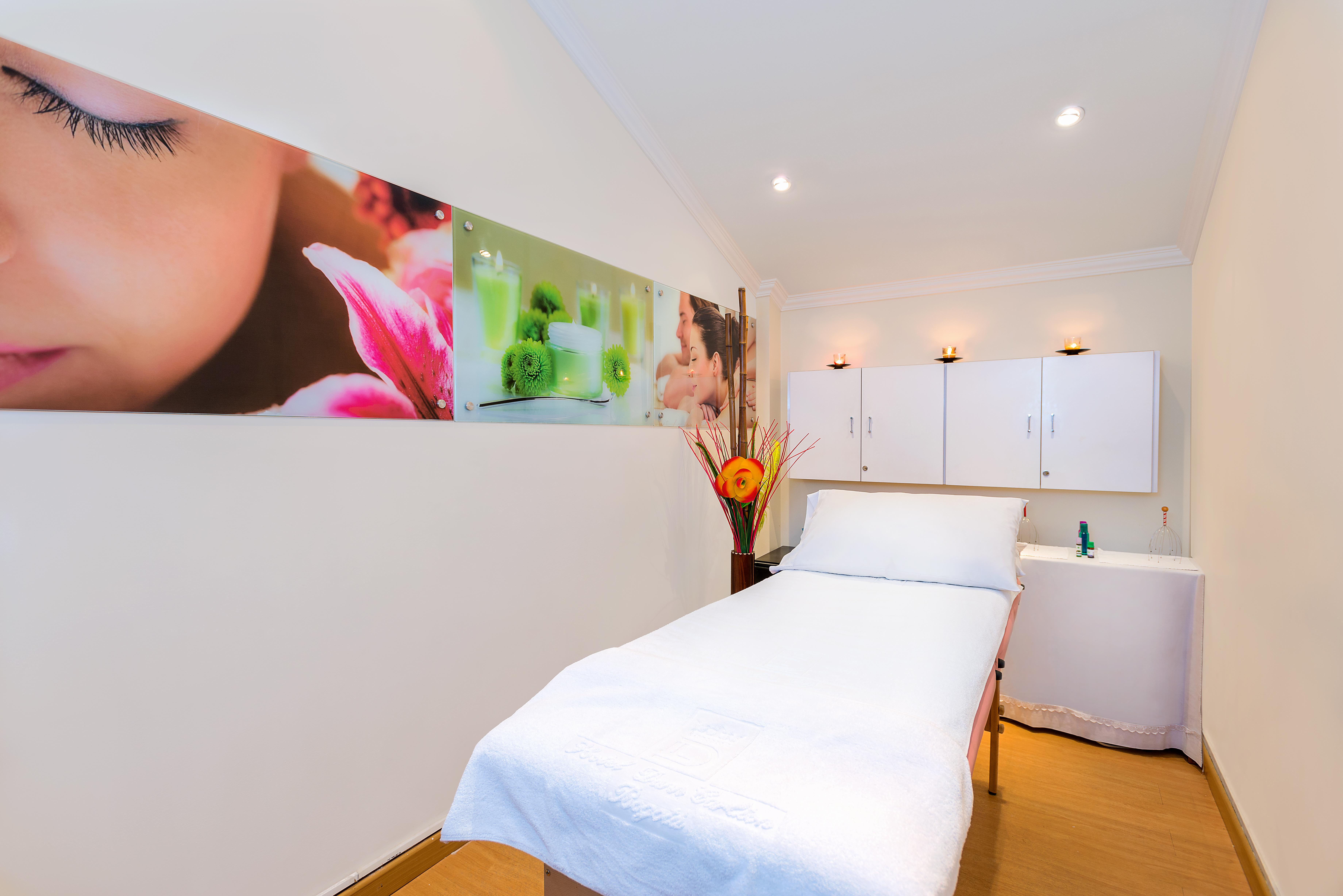 Hotel Dann Carlton בוגוטה מראה חיצוני תמונה Treatment room at a spa