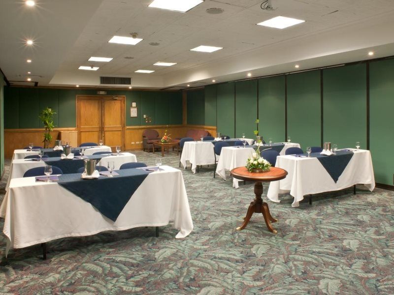 Hotel Dann Carlton בוגוטה מראה חיצוני תמונה The Green Room