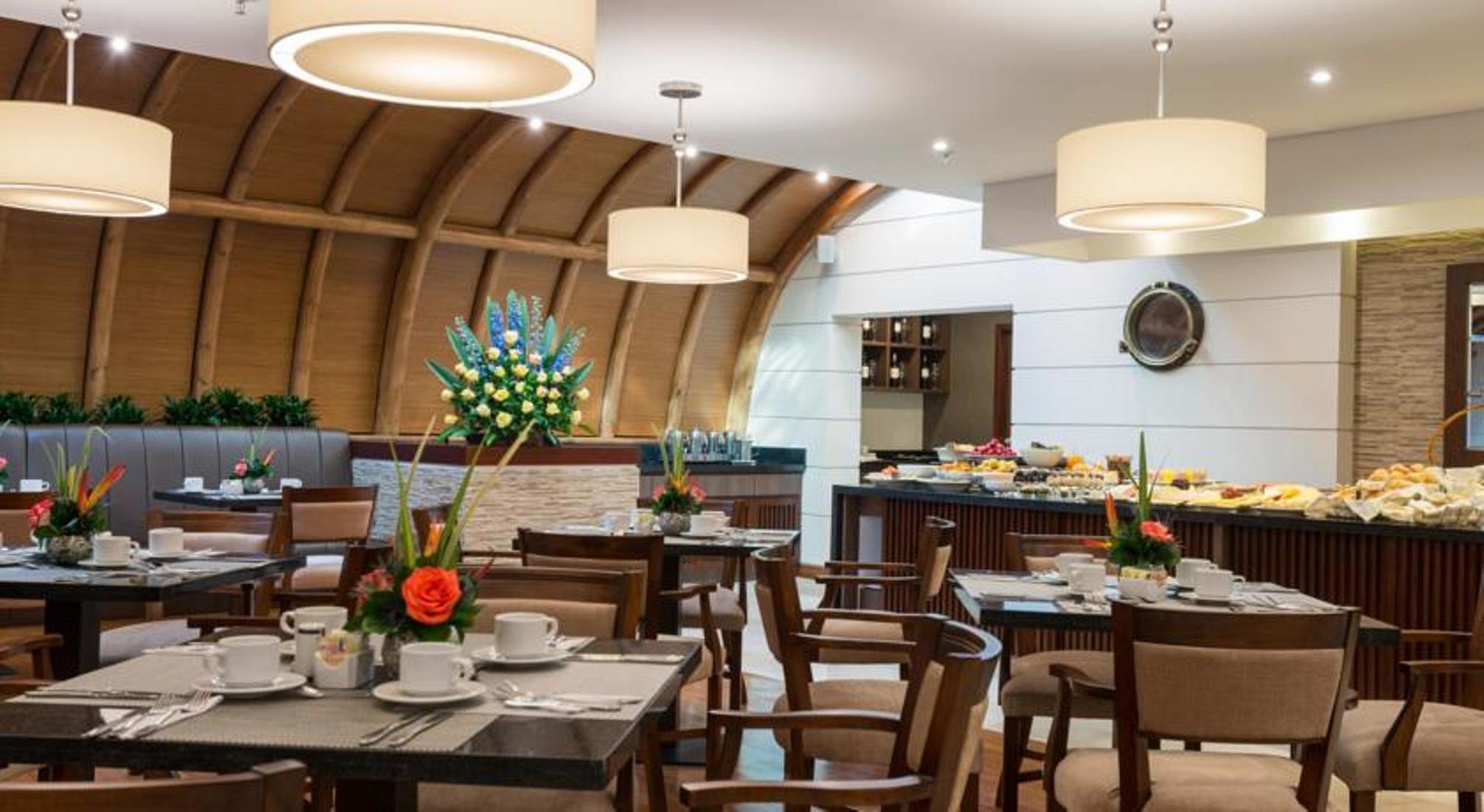 Hotel Dann Carlton בוגוטה מראה חיצוני תמונה The interior of the lounge
