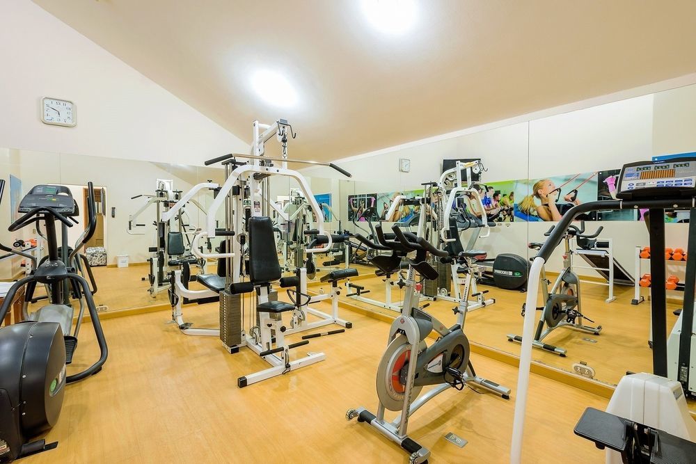 Hotel Dann Carlton בוגוטה מראה חיצוני תמונה A gym in a hotel
